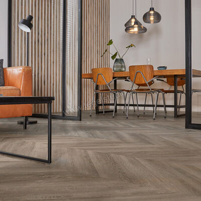  Mflor Parva Oak Chevron PVC Hout structuur Dryback Hongaarse punt 80x13.3cm MF42217 | 461293